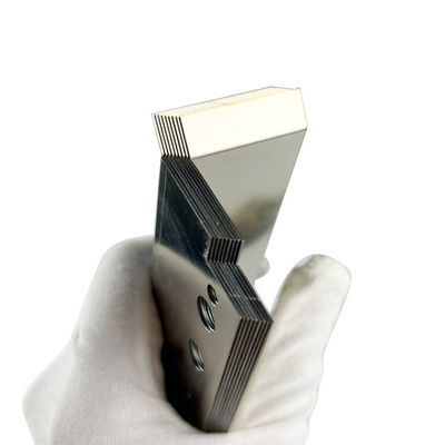 İyi bir fiyat. Özel metal tabakası imalatı ve lazer kesimi hizmetleri çevrimiçi